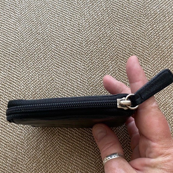 Osgoode Marley Zippered Bifold Wallet. Black Cashmere Leather. EUC. - Picture 13 of 16